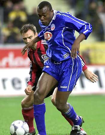 引人注目的 引人注目的